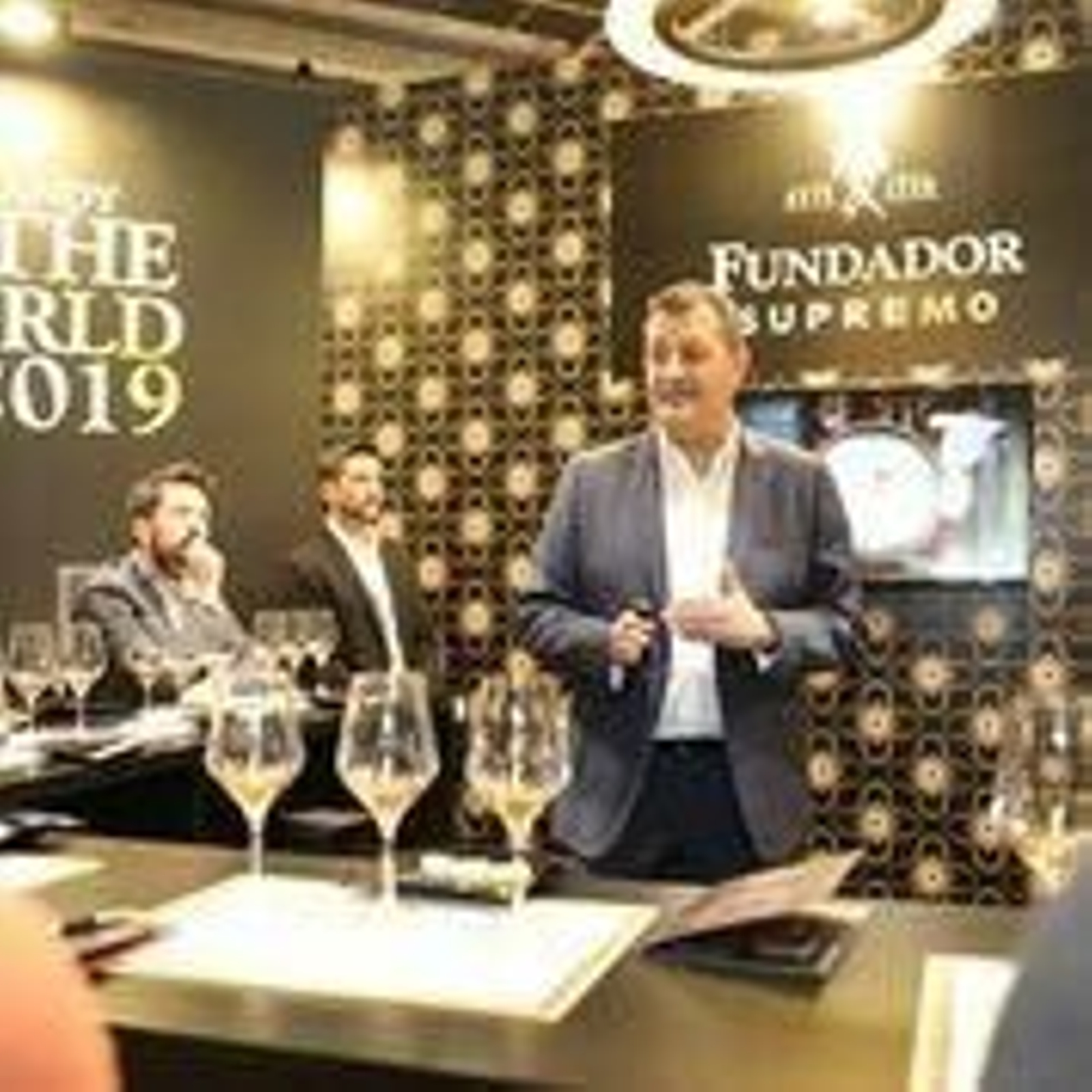 Una de las catas de Brandy de Jerez en el stand de Fundador Supremo en The Drinks Show