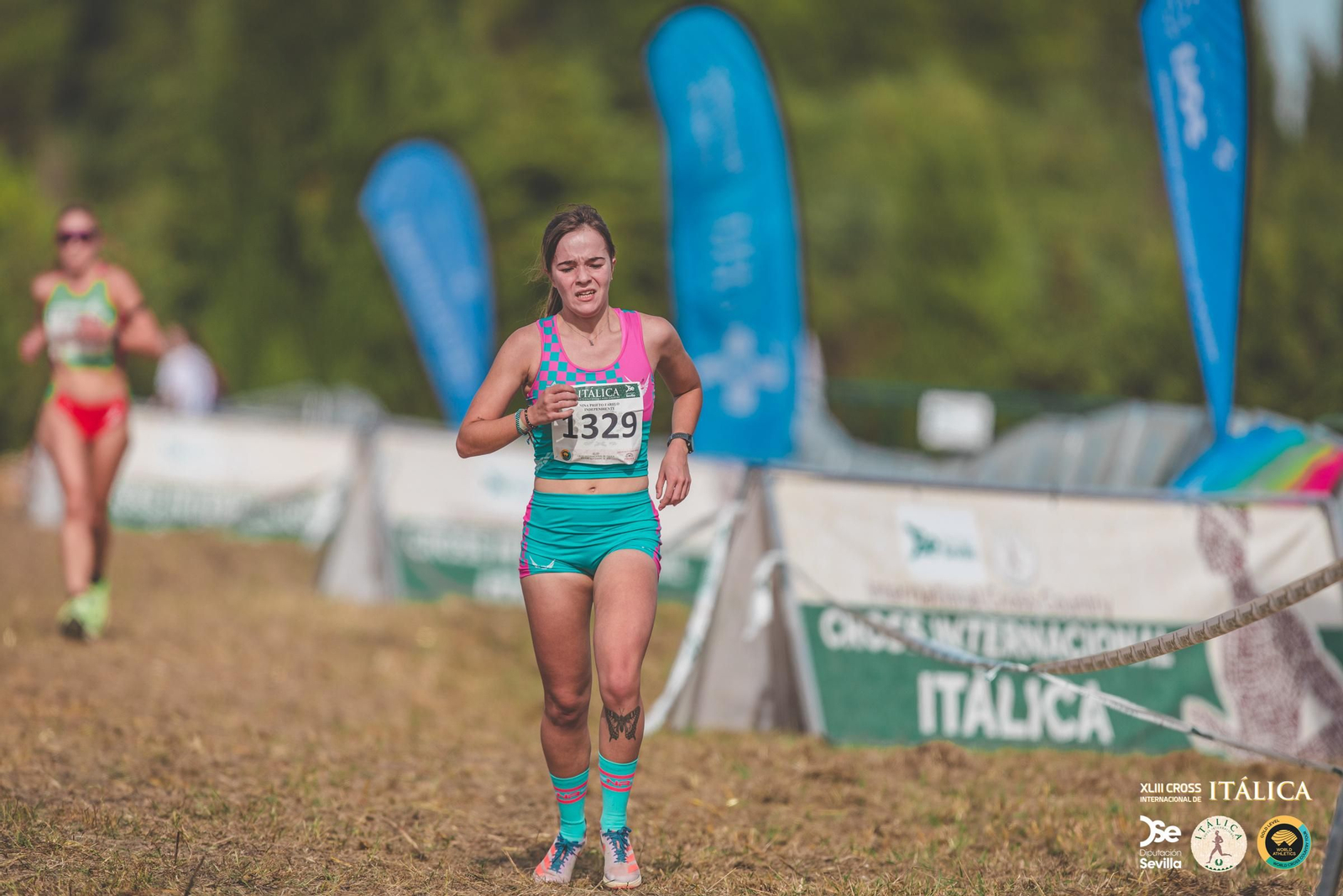 Búscate en las fotos del Cross de Itálica 2025 | 1