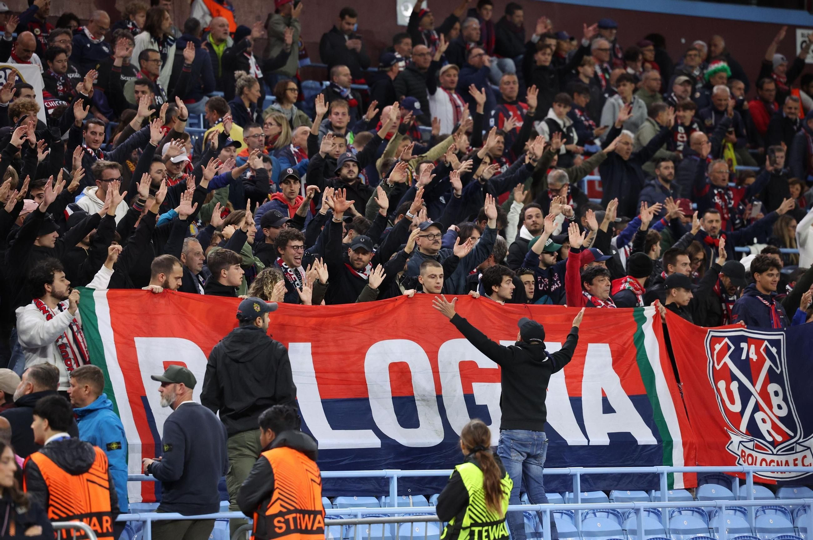 Aston Villa-Bolonia (14).jpg