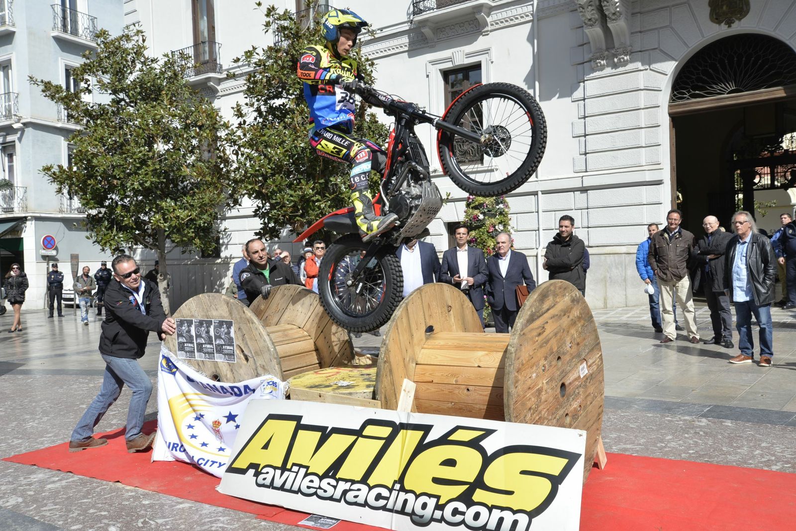 Gabriel Marcelli realizó una exhibición en la Plaza del Carmen.