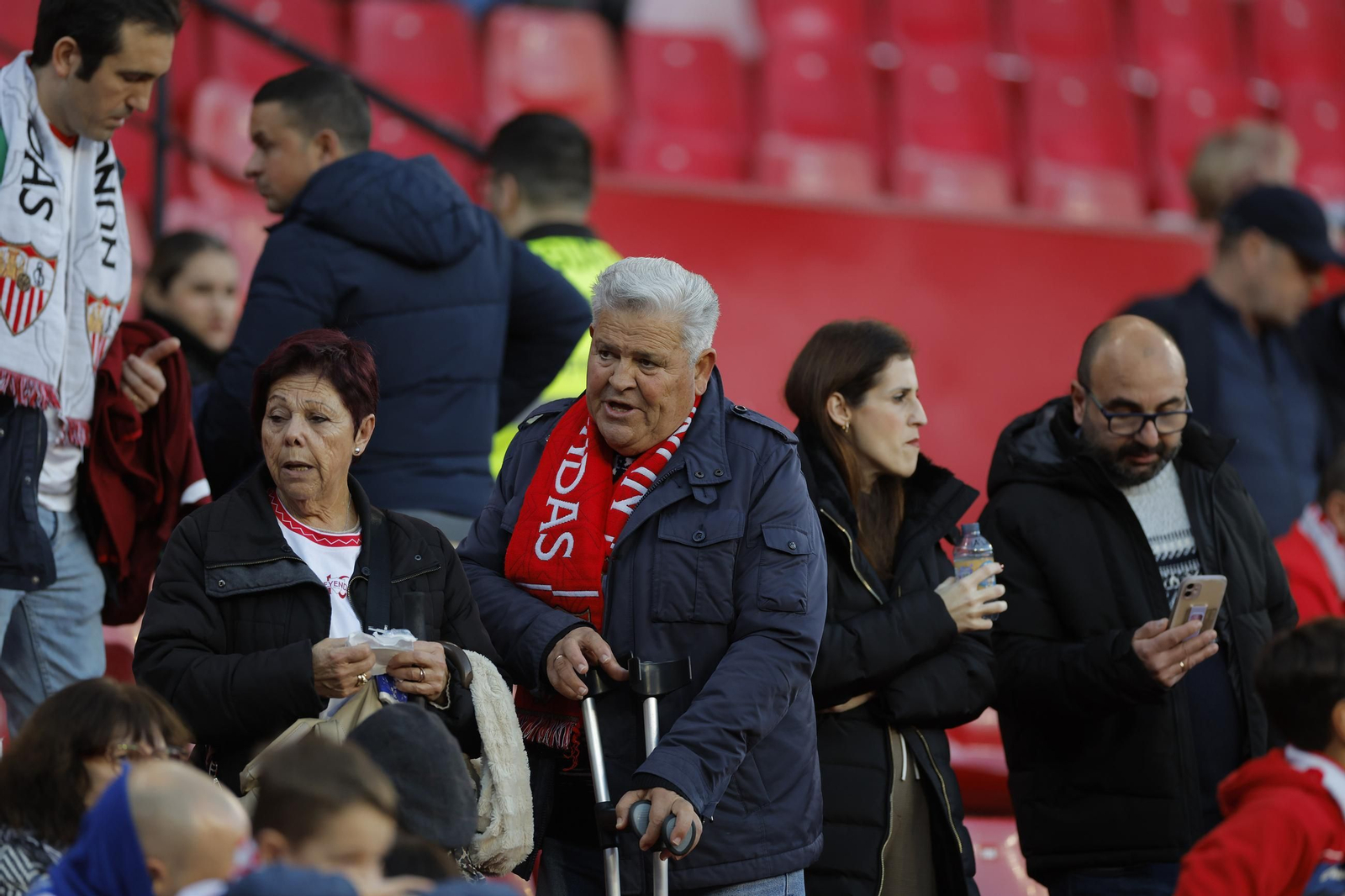 Búscate en las fotos del Sevilla - Español