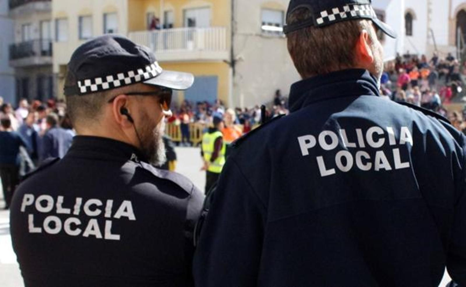 Agentes de la Policía Local en una foto de archivo.