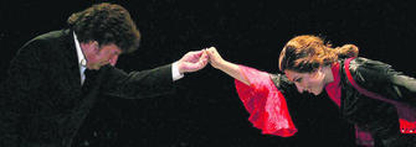 1. Padre e hija en directo, en los Alcázares de Córdoba.  2. La cantaora, que publica nuevo disco seis años después de 'Mujeres', en uno de sus últimos recitales.