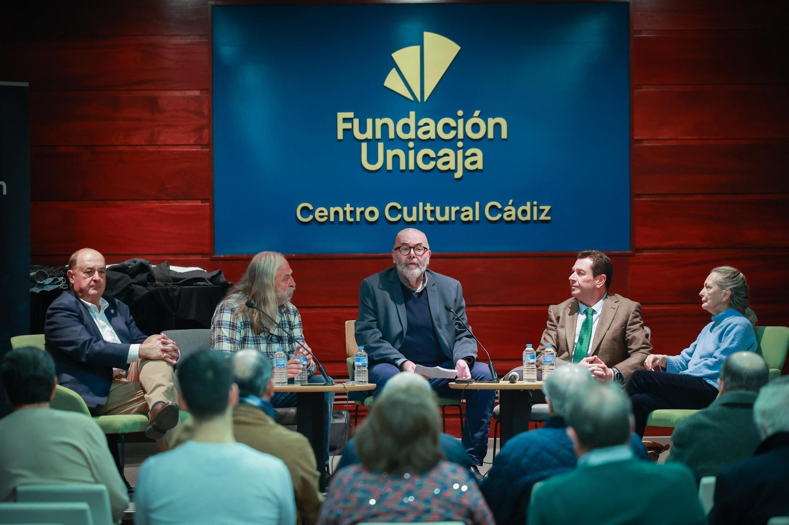 Un momento de la mesa redonda 'La neesidad de un nuevo hospital para Cádiz'.