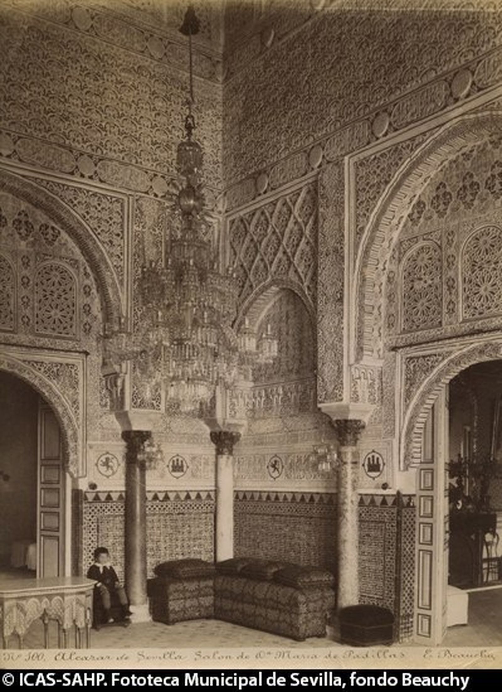 Paseo gráfico por la historia reciente del Alcázar de Sevilla