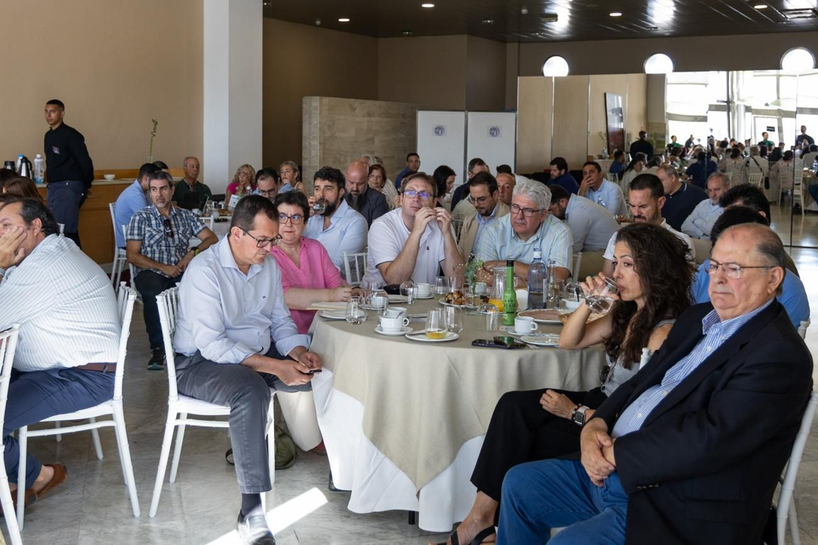 Desayuno, Coloquio "Redefiniendo el Rumbo: Jaén y su Nuevo Modelo de Ciudad"