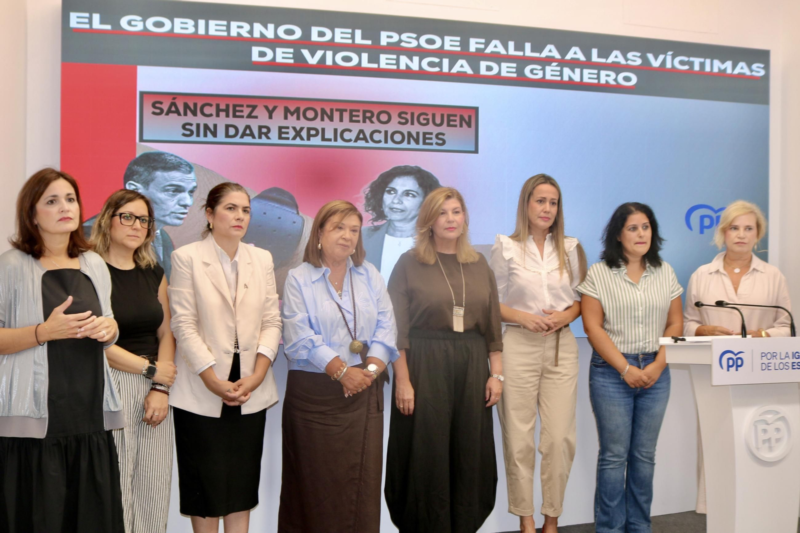 Berta Centeno, Bella Verano y otros cargos populares, este viernes en rueda de prensa.