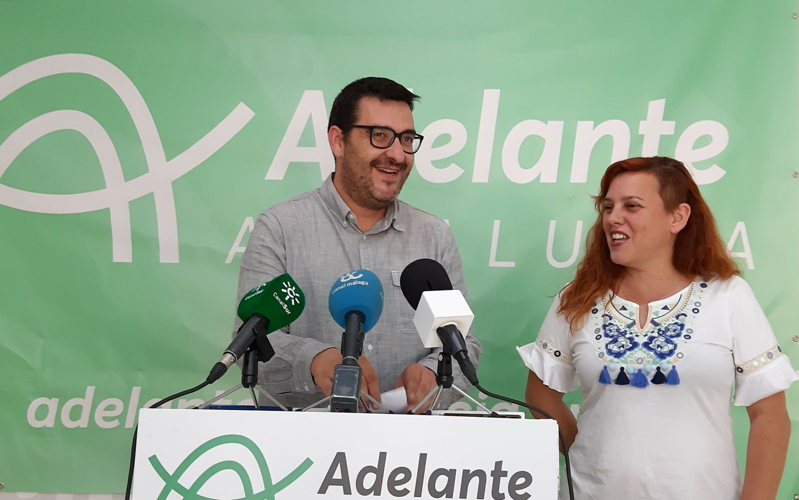 Los diputados malagueños de Adelante Andalucía, Guzmán Ahumada y Vanessa García.