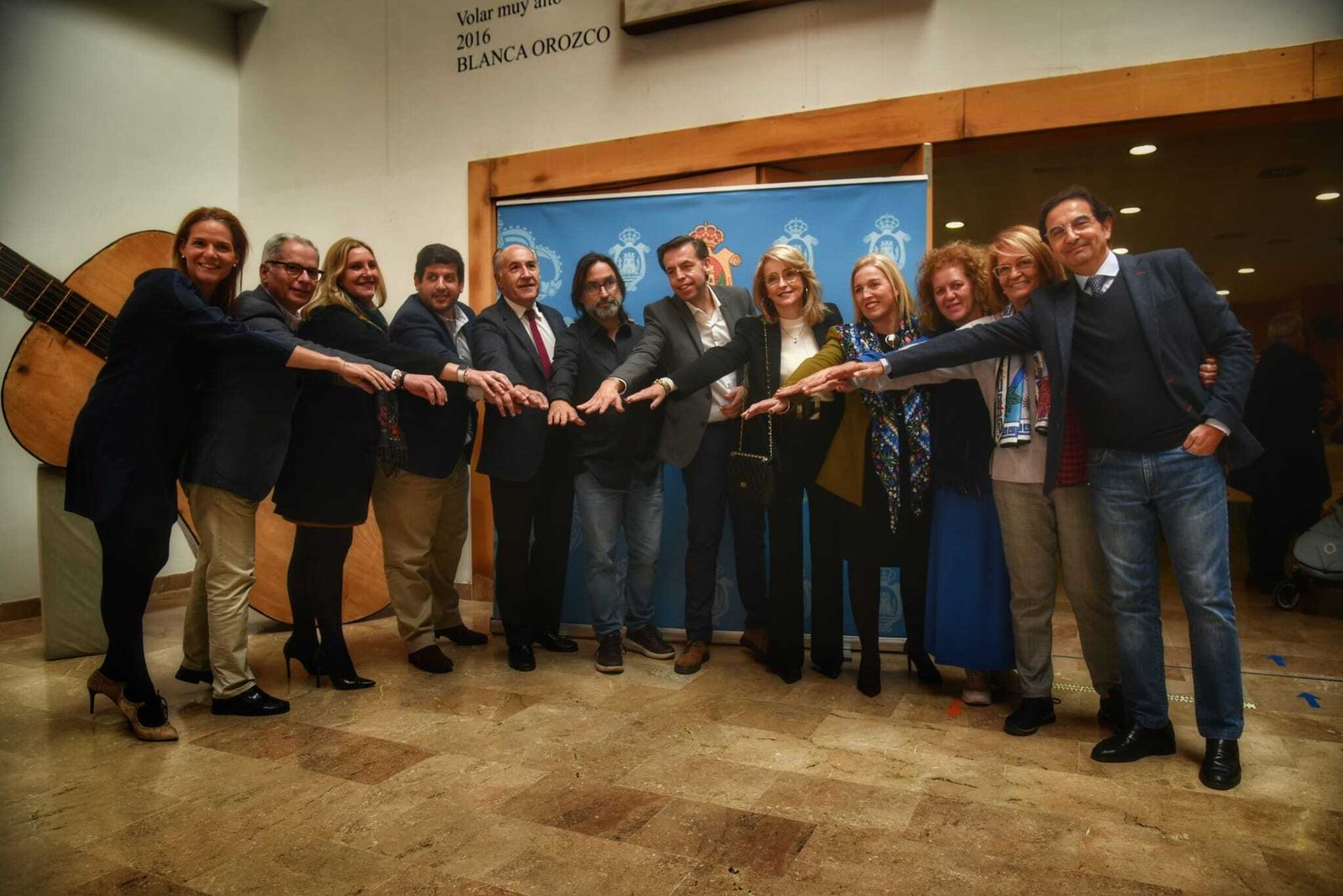 Los participantes en la primera sesión de las Jornadas de Flamenco Paco de Lucía y las autoridades, este viernes.