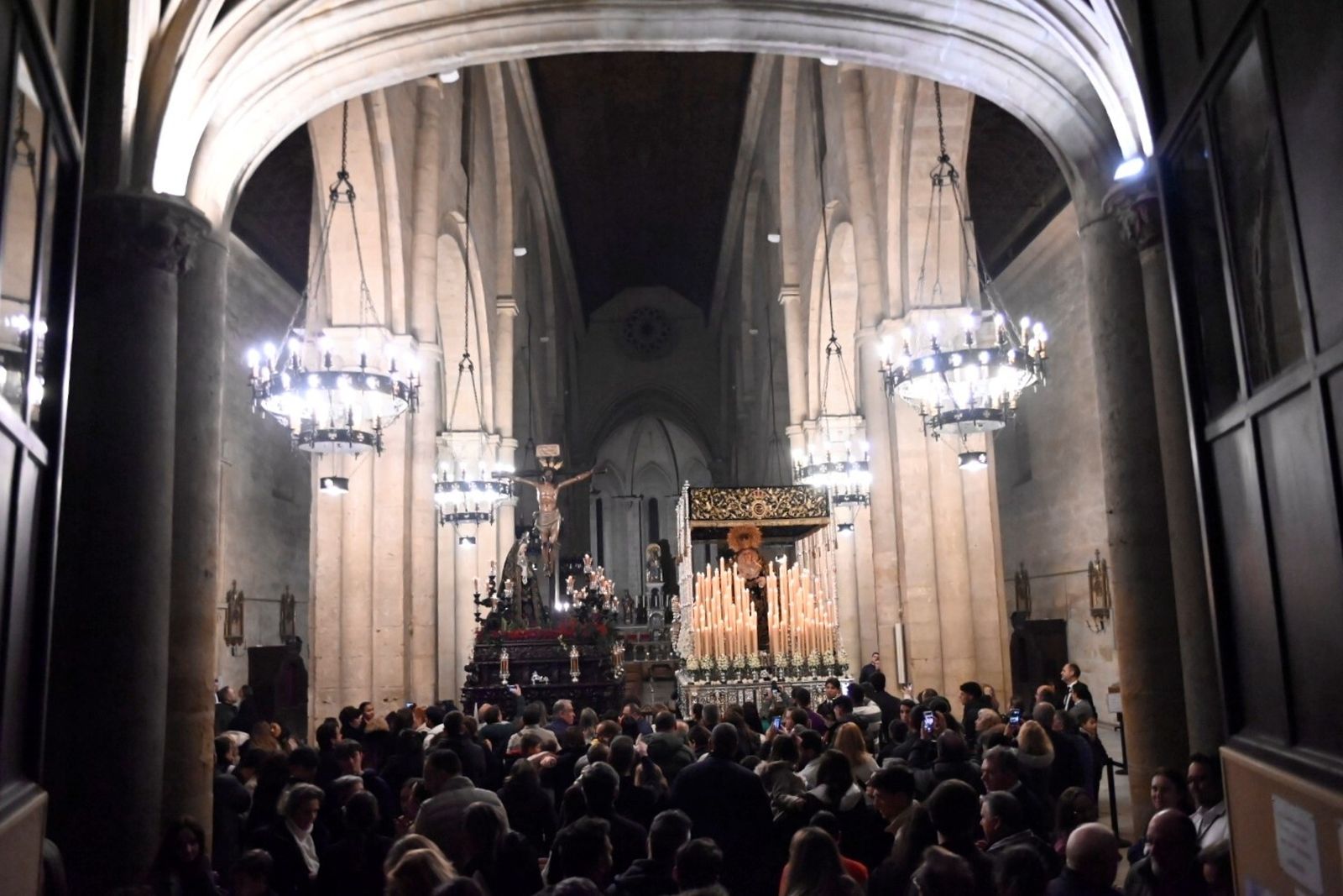 Las mejores imágenes de la hermandad de la Expiración de este Viernes Santo de Córdoba