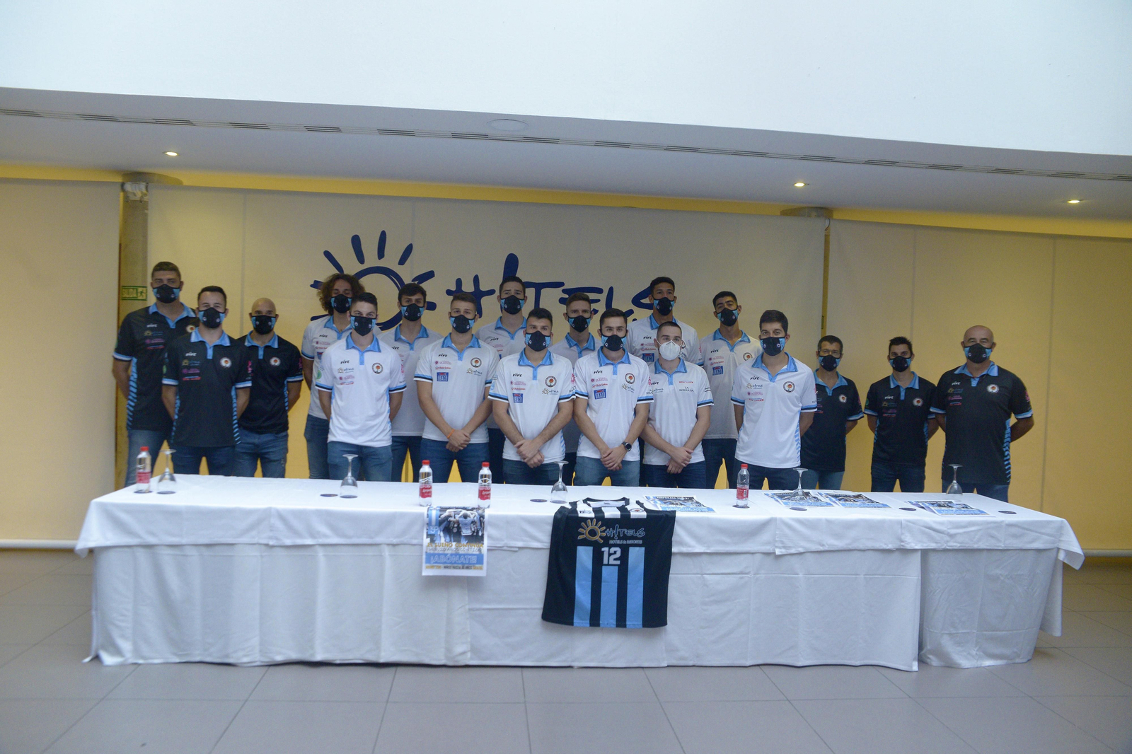 La primera plantilla de la Unión Linense de Baloncesto para la 20-21.