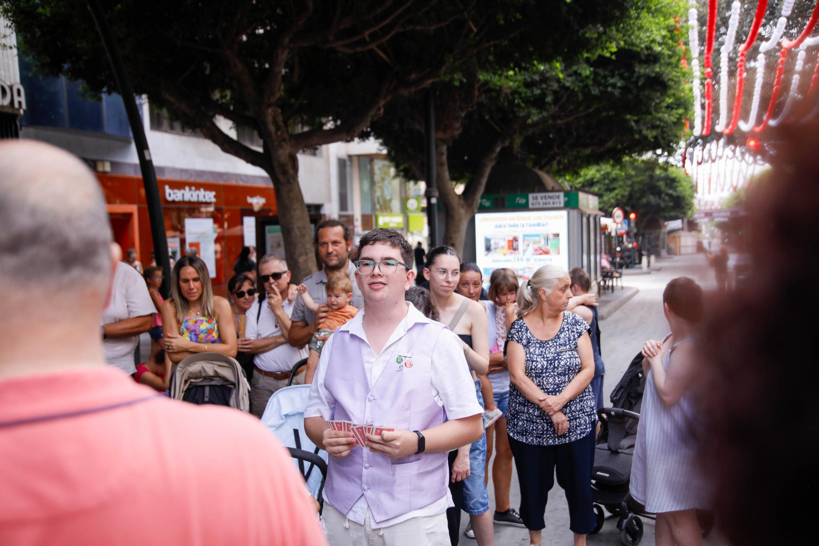 Las mejores imágenes del espectáculo 'Magia en la Calle' en el Paseo de Almería