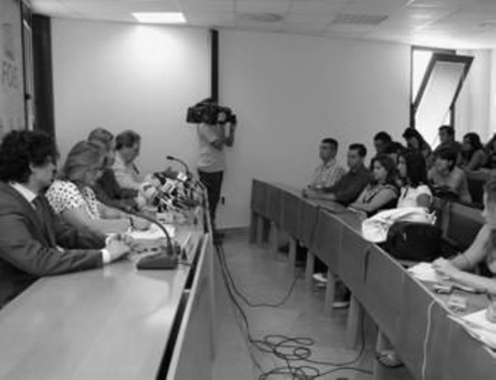 Empresarios, Administración, asociaciones y menores infractores se reunieron ayer en la FOE.