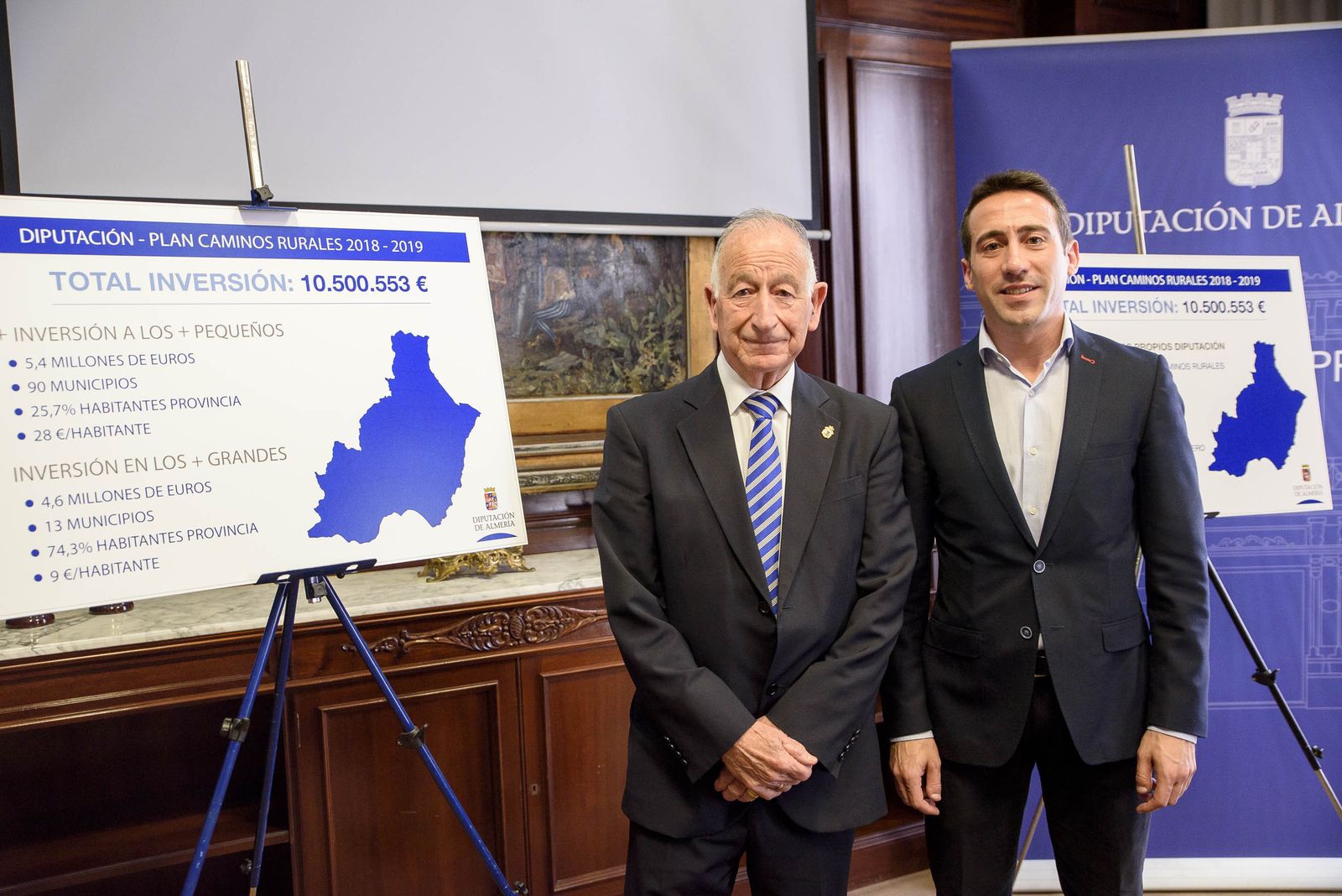 Gabriel Amat y Óscar Liria durante la presentación hace unos meses del plan de caminos rurales.