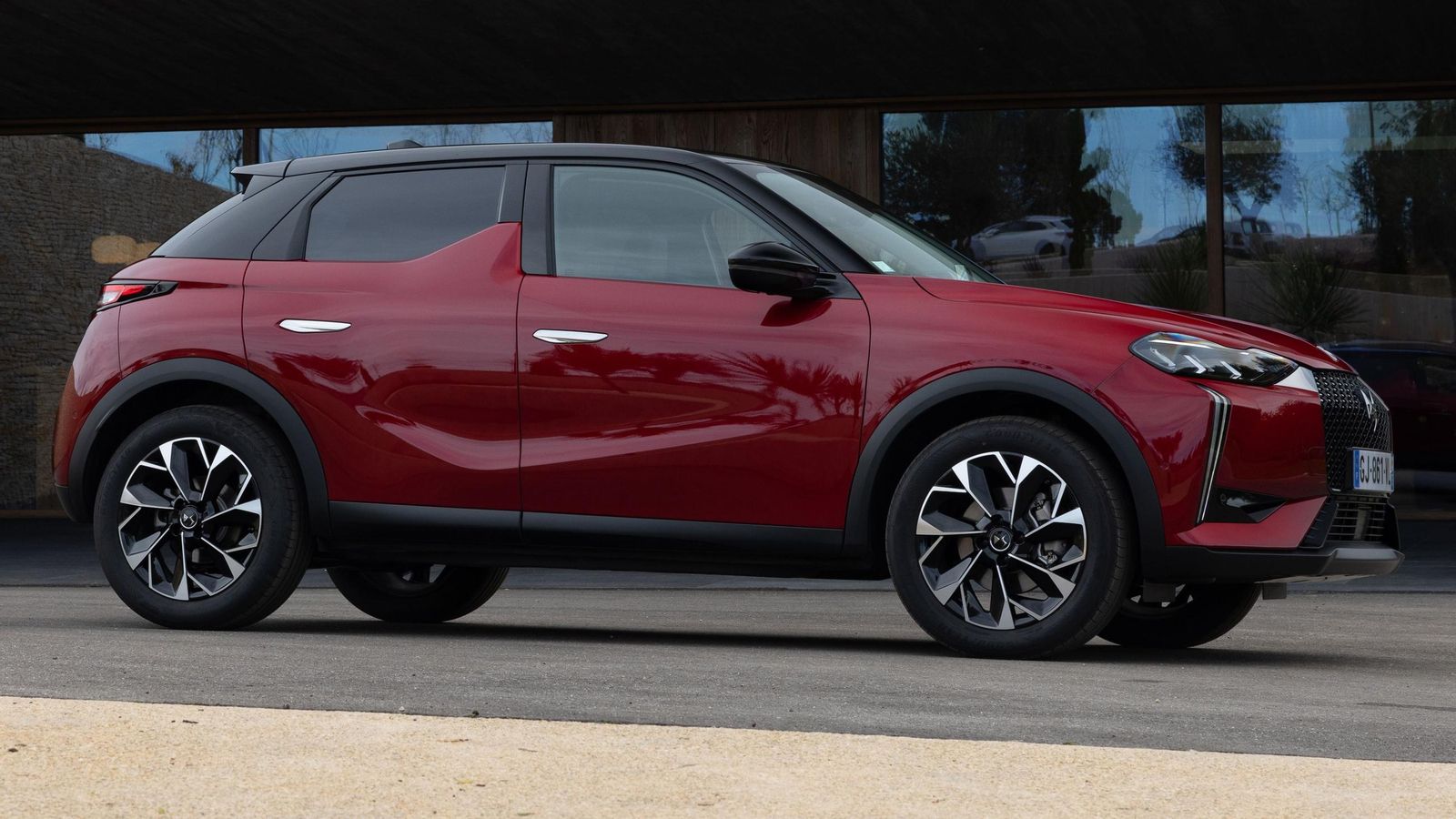 El DS3 Hybrid pasa de los anteriores 136 CV a tener 145 nominales, además de estrenar un nuevo acabado.