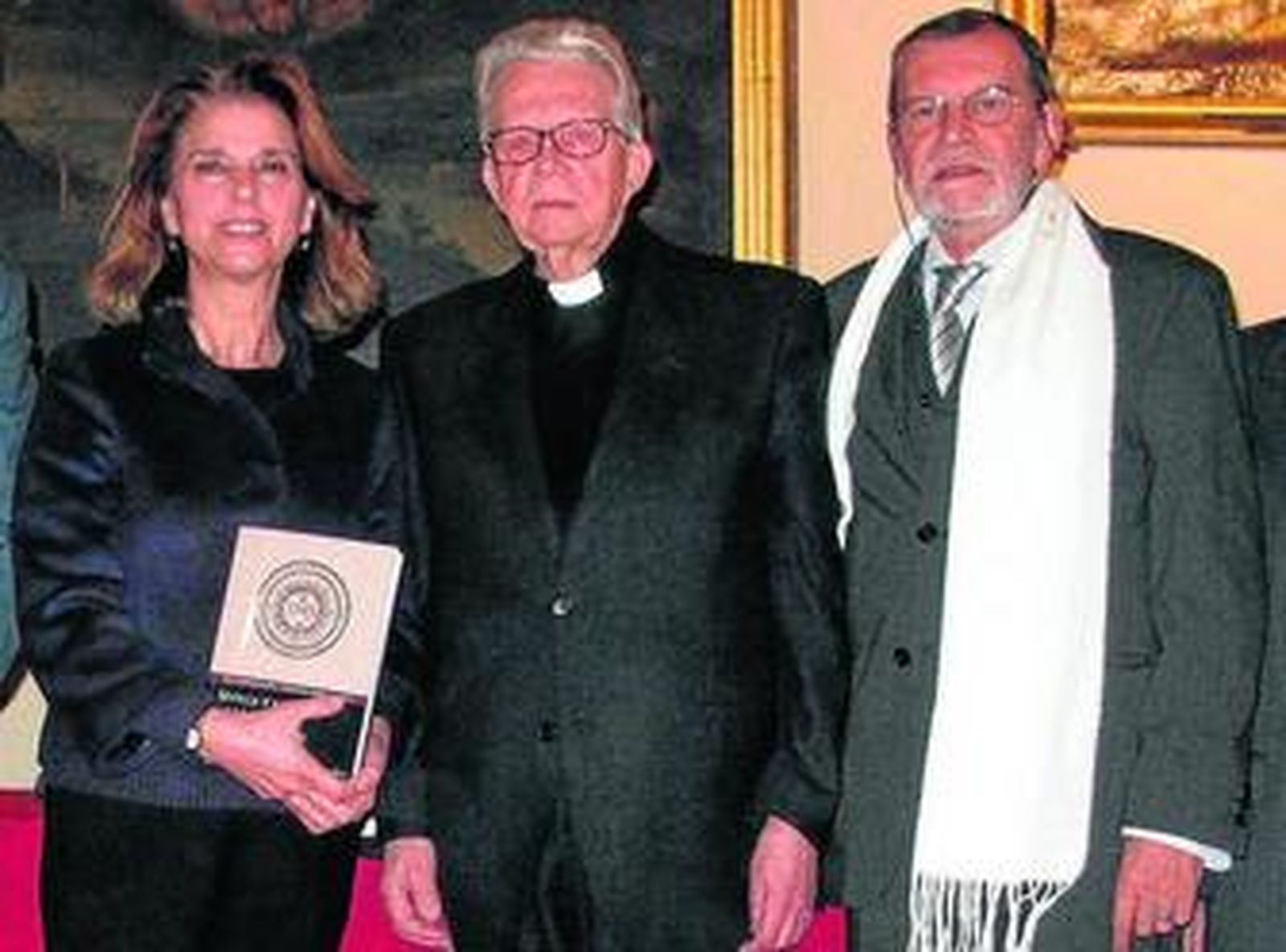 Homenaje al padre jesuita Francisco de Borja Medina