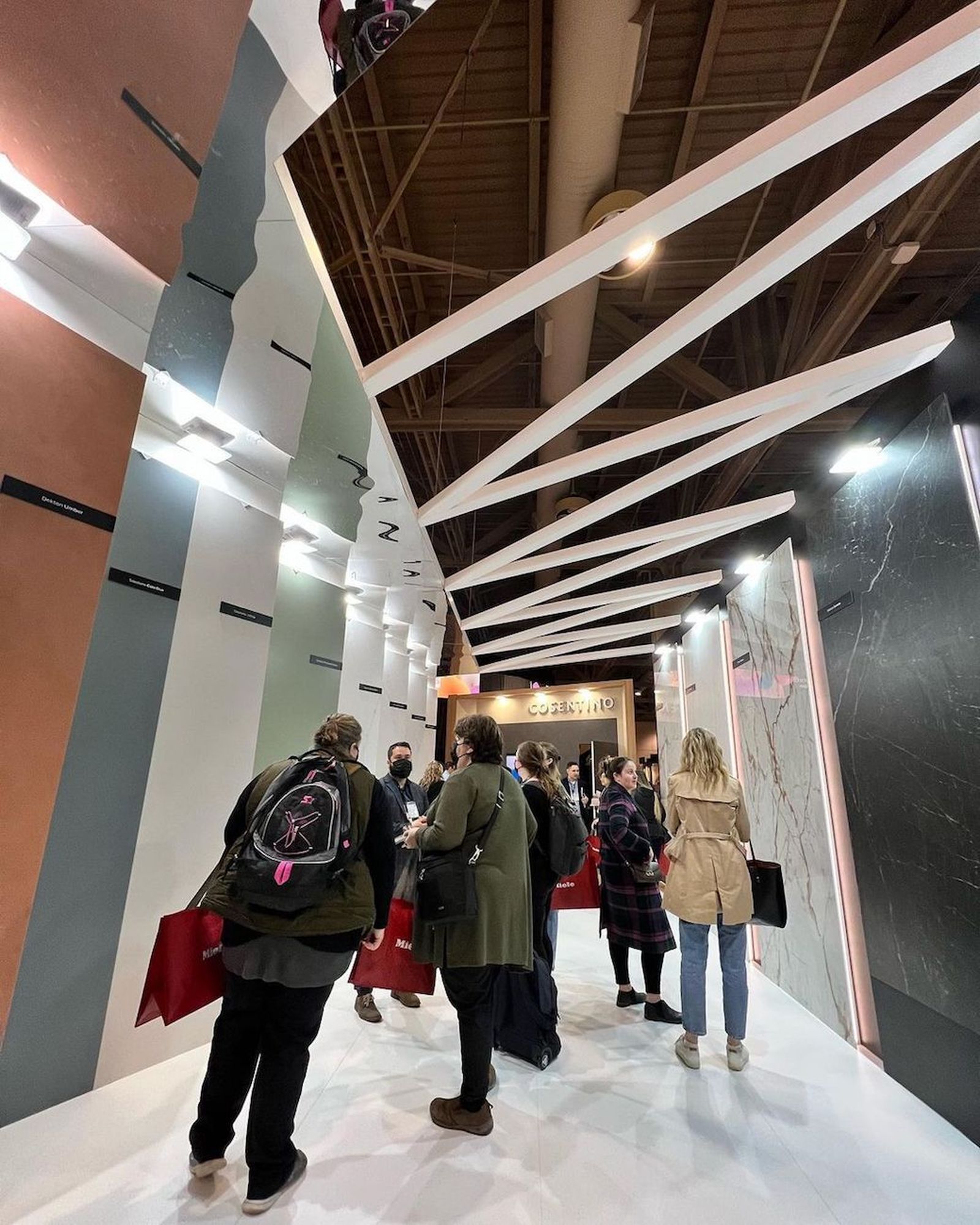 Cosentino en la feria IDS Toronto