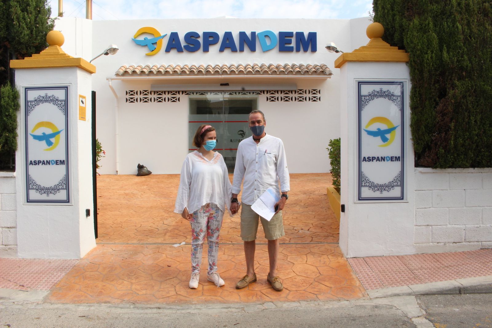 Un padre afectado por el cierre del centro de día de Aspandem, en Marbella.