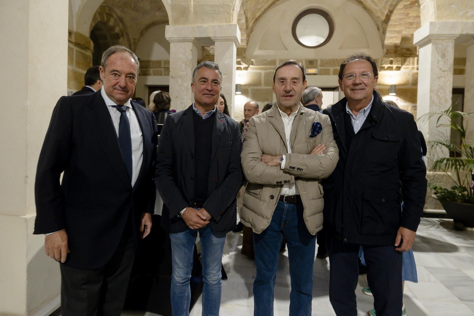 Las imágenes de la entrega del IX Premio 'Emilio López' a la comparsa de Jona 'El cementerio'