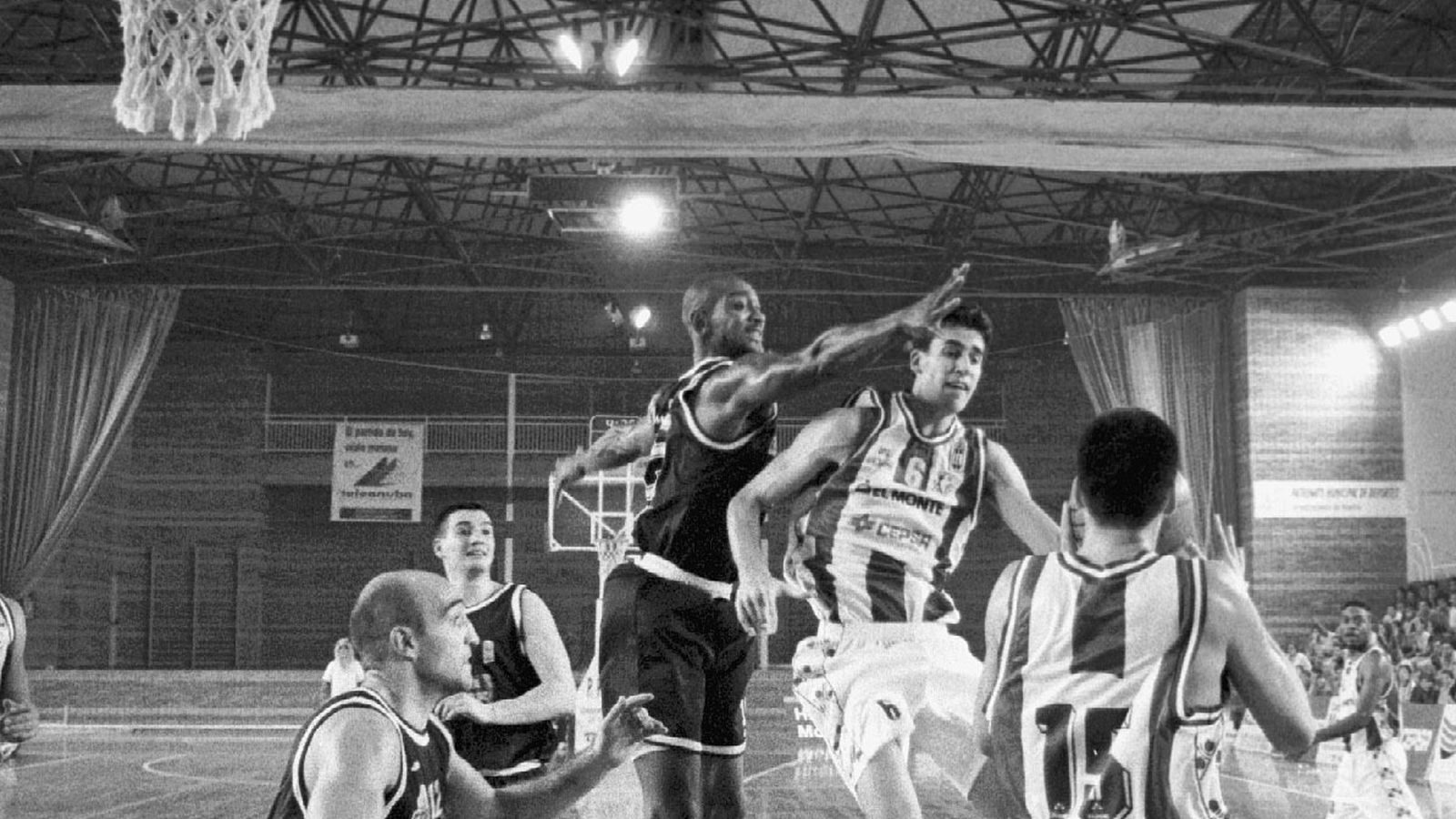 Ray Smith en un partido durante su etapa en el Ciudad de Huelva