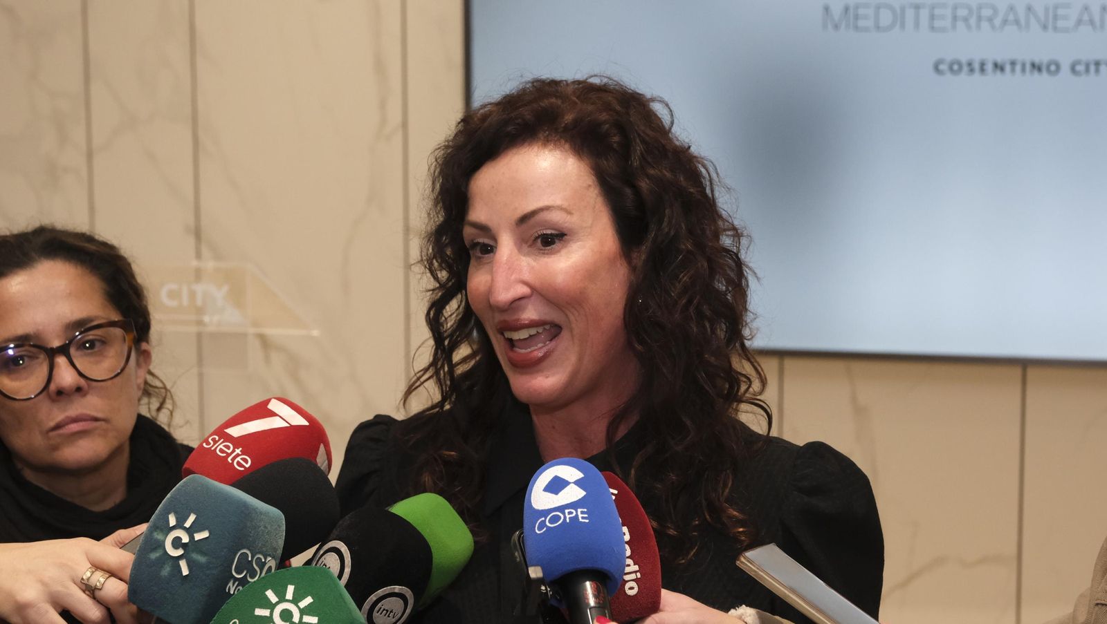 Cosentino City llega al Paseo de Almería , en imágenes