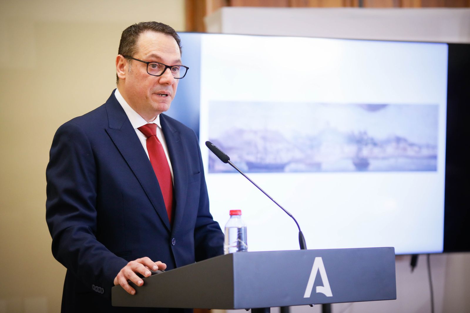 Juan Manuel Martín Robles ingresa como académico de Historia de Andalucía y te lo contamos en imágenes