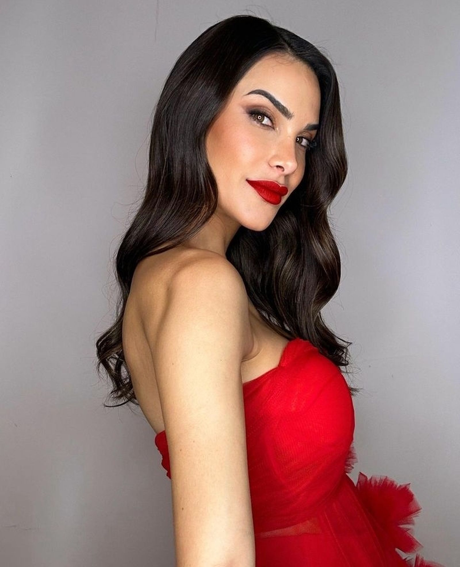 La doctora en medicina estética nos ha regalado uno de sus mejores posados en las Islas Maldivas.