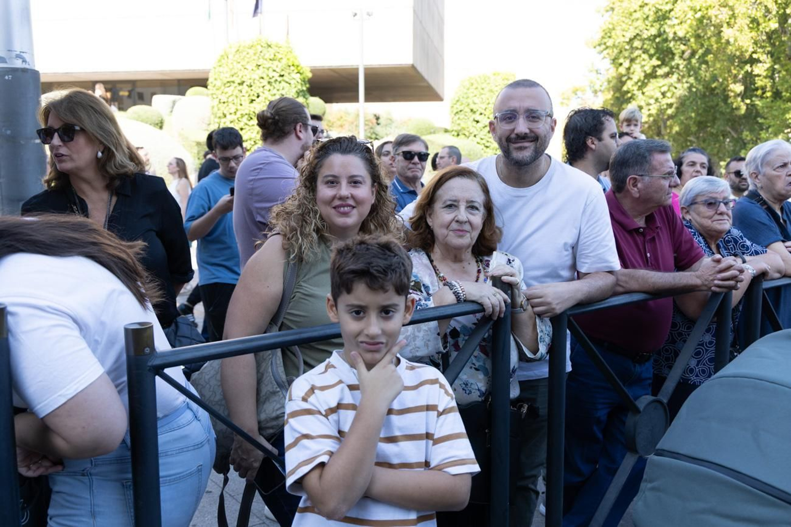 Un Jaén repleto de fieles acompañan los traslados de las veinte imágenes de la Magna (I)