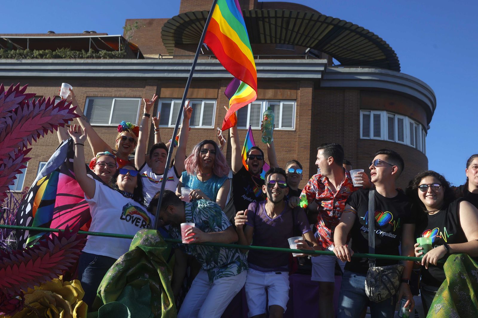 Las imágenes de la cabalgata del orgullo en Sevilla  2022