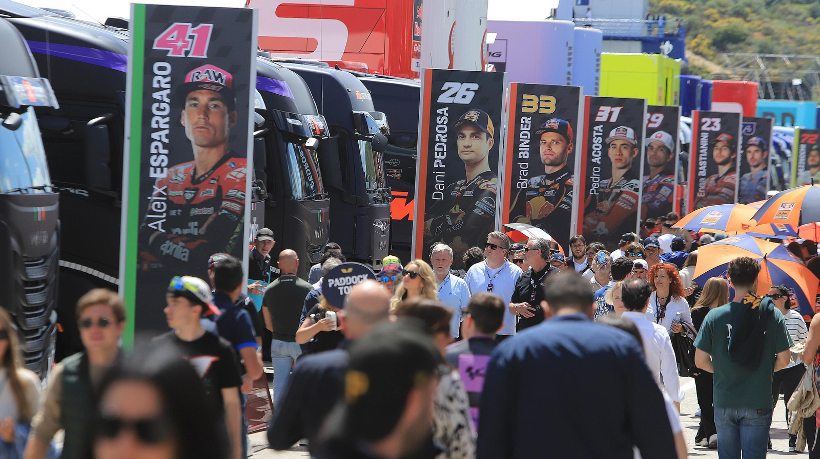 Imágenes del gran ambiente el domingo de carreras MotoGP en el Circuito de Jerez