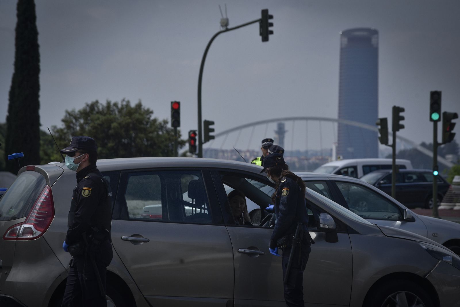 Viernes Santo de resistencia: desde el Tanatorio a La Soledad de San Lorenzo