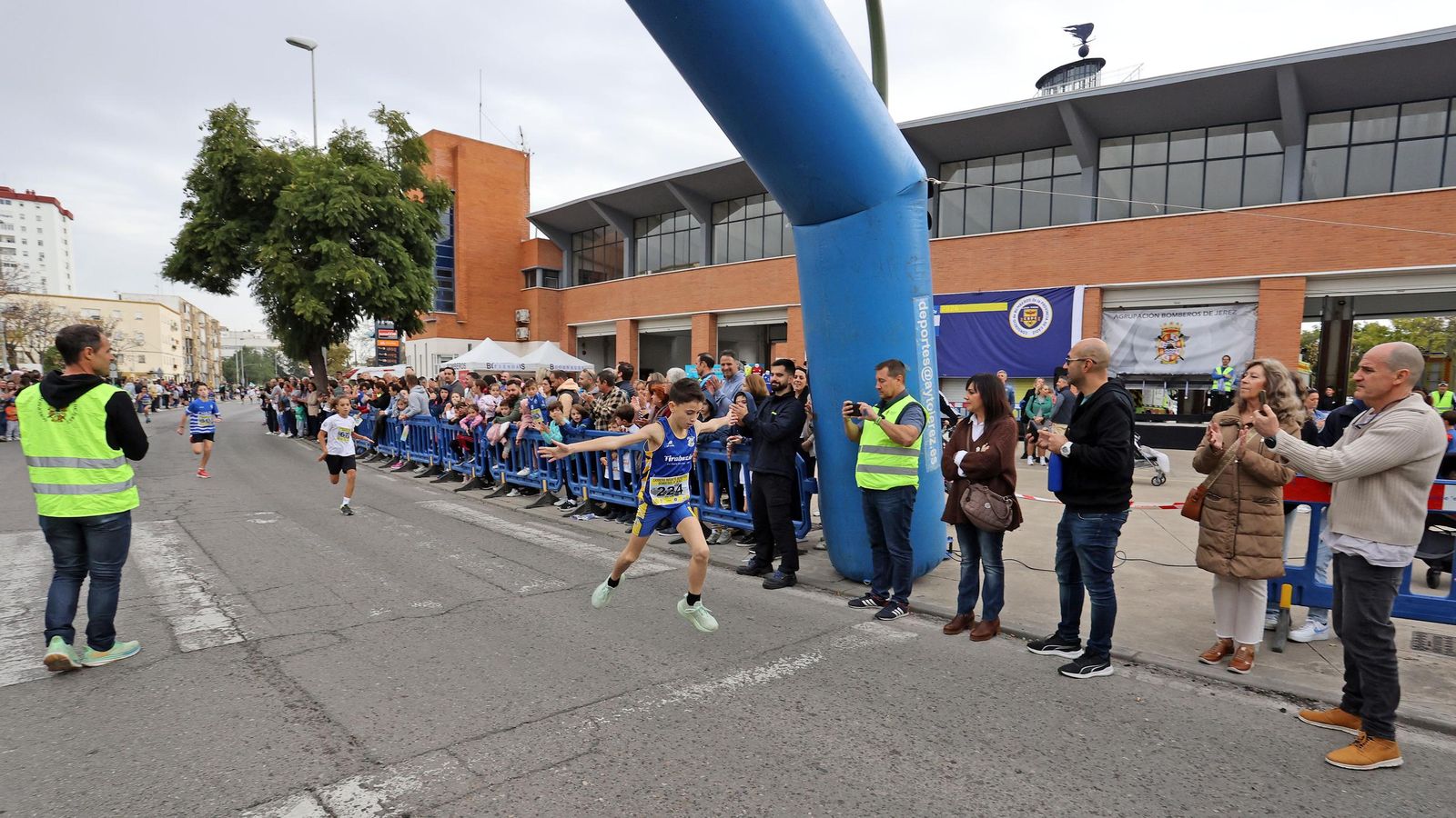 Búscate en la 4ª carrera infantil benéfica Bomberos de Jerez 2024
