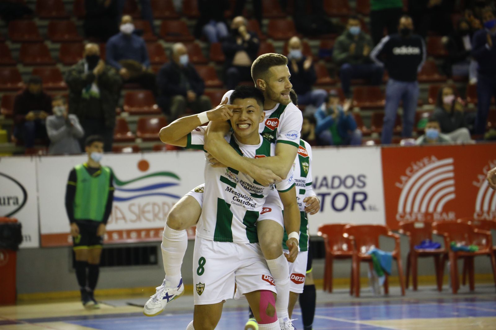 Las imágenes del triunfo del Córdoba Futsal ante O Parrulo
