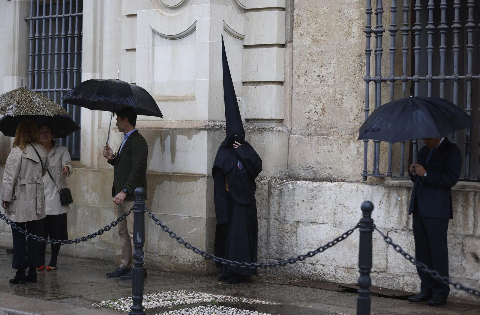 Fotos de Los Estudiantes el Martes Santo en la Semana Santa de Sevilla