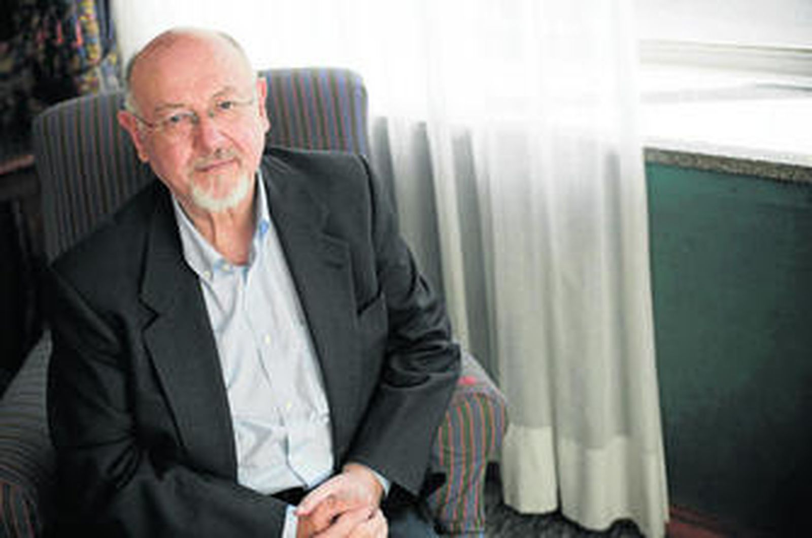 Juan Eslava Galán (Arjona, Jaén, 1948) en su paso por Sevilla.