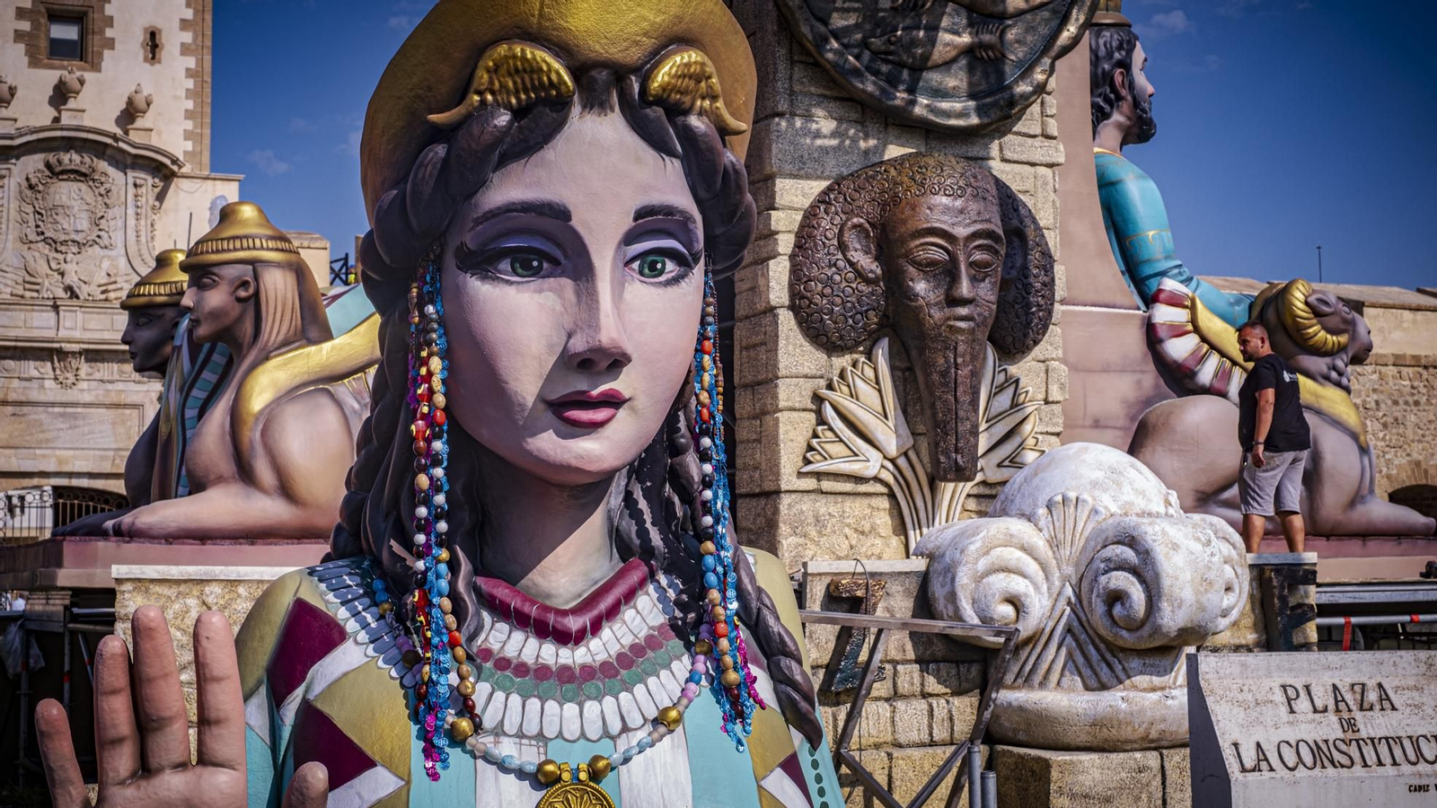 Esculturas fenicias efímeras en Cádiz