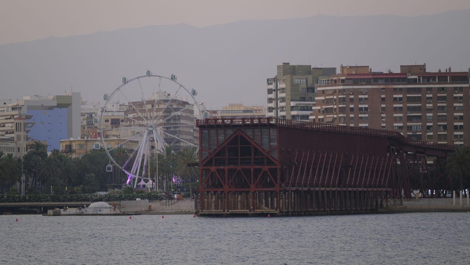 Atardecer en el Faro, organizado por la Autoridad Portuaria de Almería