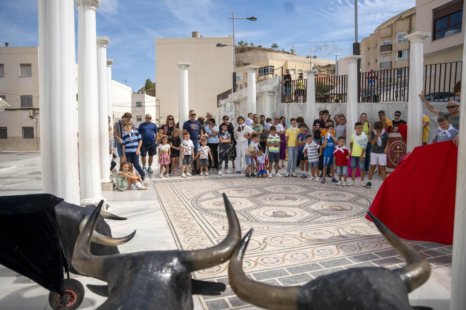 Las imágenes del taller de toros para niños y toro mecánico en Macael
