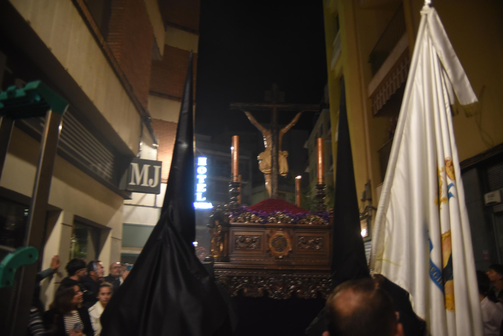 La procesión de la Buena Muerte en la Madrugada de Córdoba, en imágenes