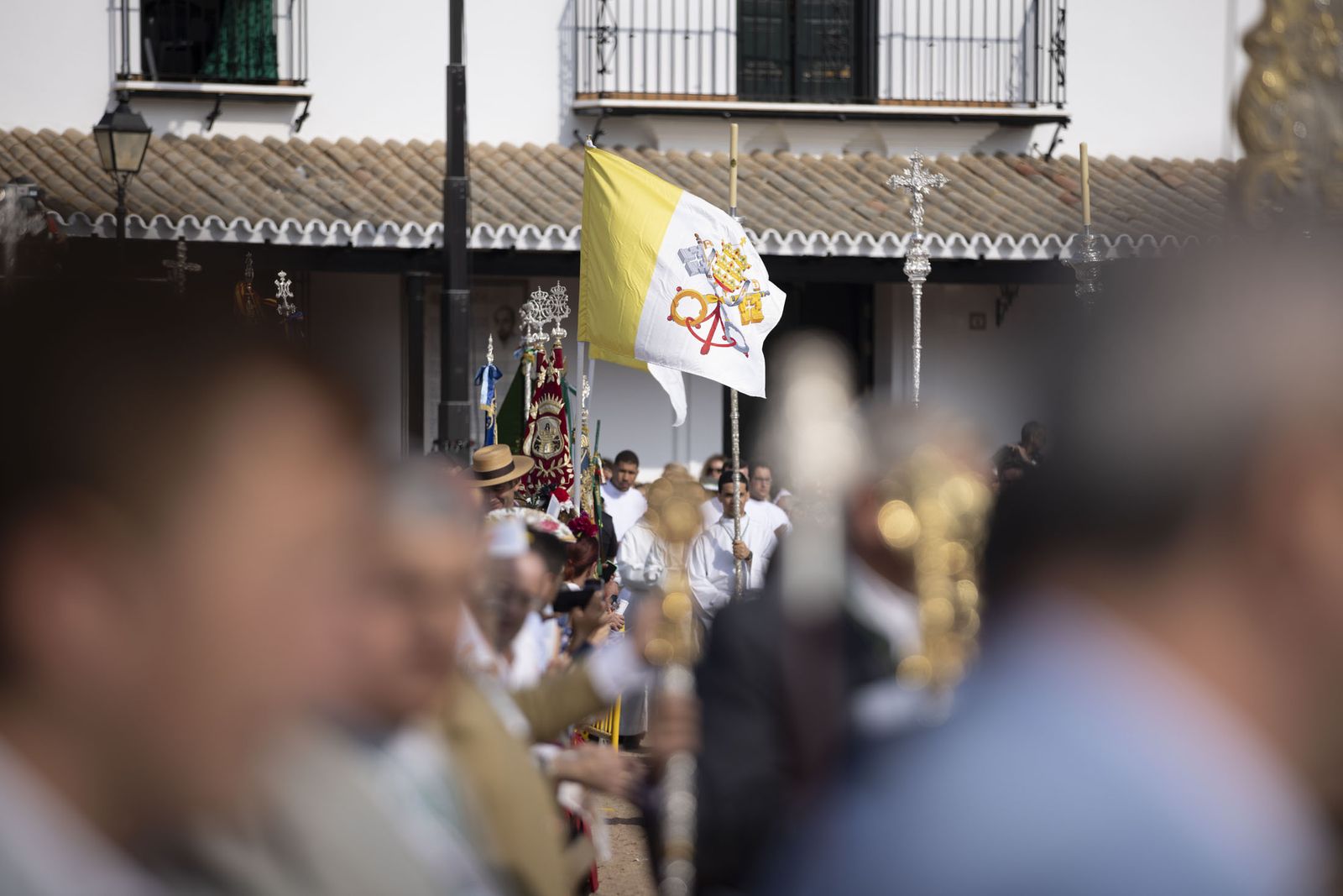 El Rocio 2023: Imágenes de la misa Pontifical del Domingo de Pentecostés