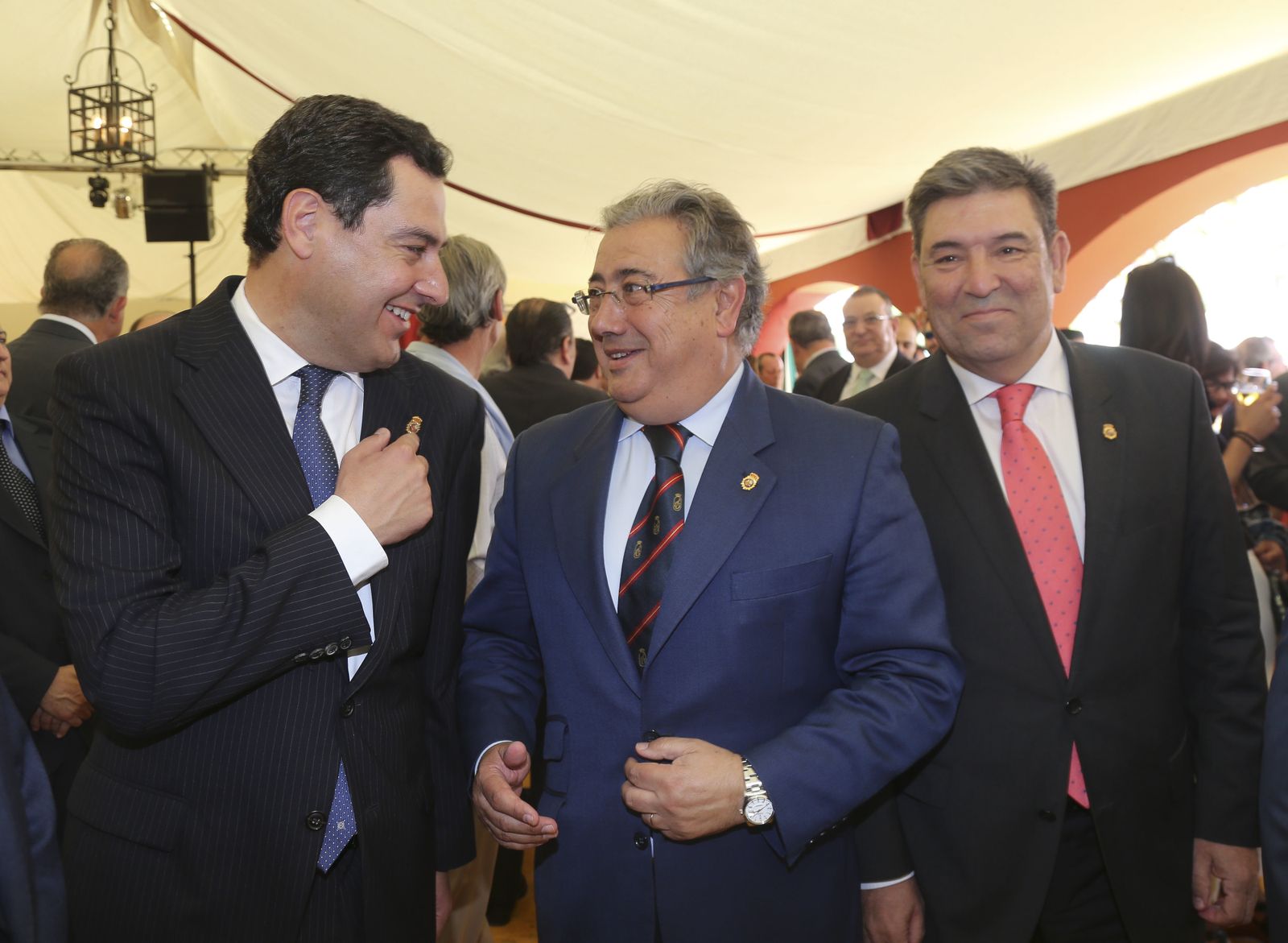 Juanma Moreno, Juan Ignacio Zoido y el director general de la Guardia Civil, José Manuel Holgado.