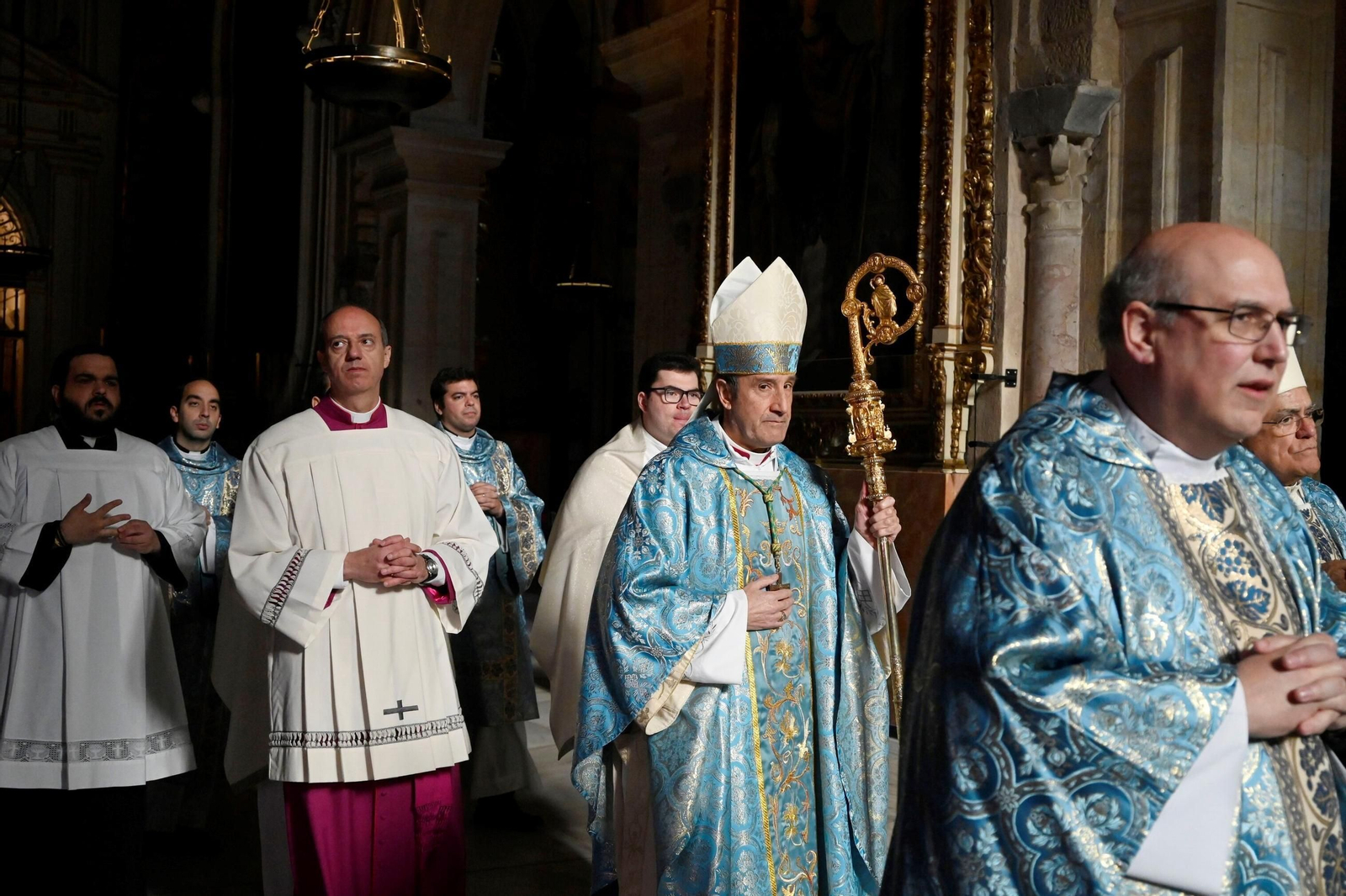 La ordenación de cinco nuevos diáconos en la Catedral de Córdoba, en imágenes
