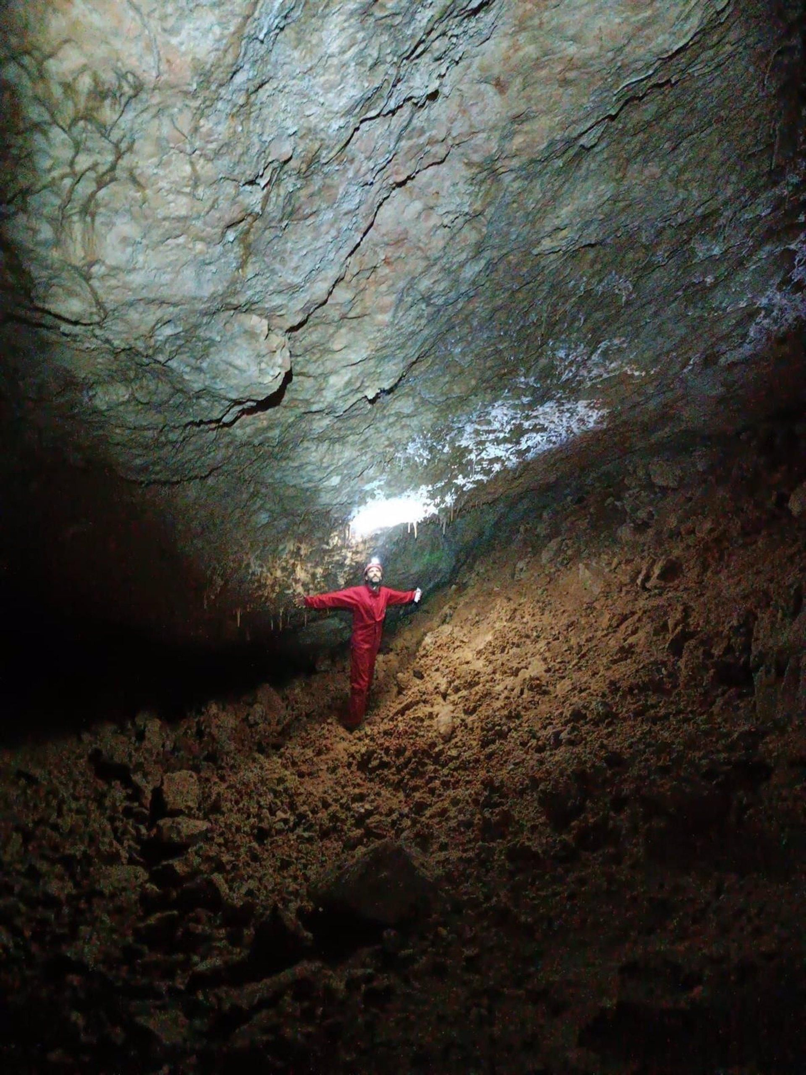 Descubren una nueva cavidad en El Cantal, en Rincón de la Victoria