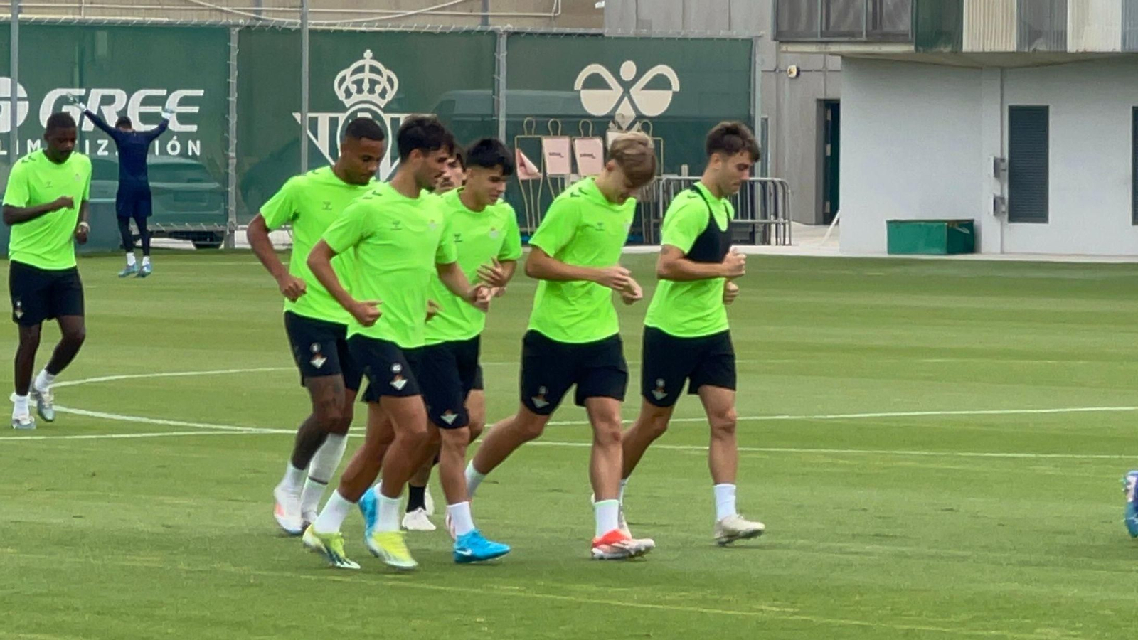 Jesús Rodríguez en el entrenamiento de este martes con el primer equipo
