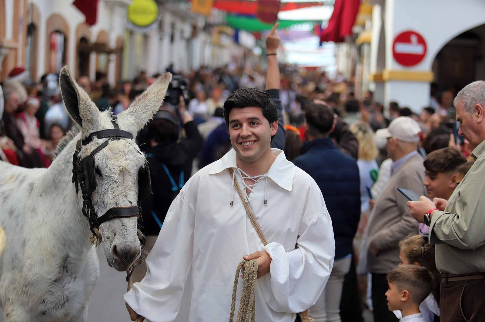 Imágenes del gran ambiente en la Feria Medieval de Palos de la Frontera, Huelva