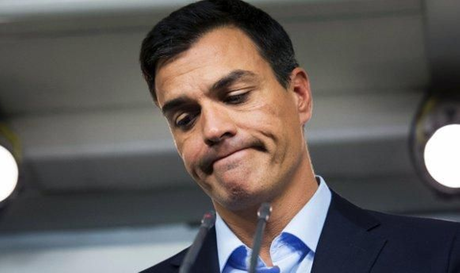 Sánchez no dimitirá aunque los críticos tumben su propuesta del congreso