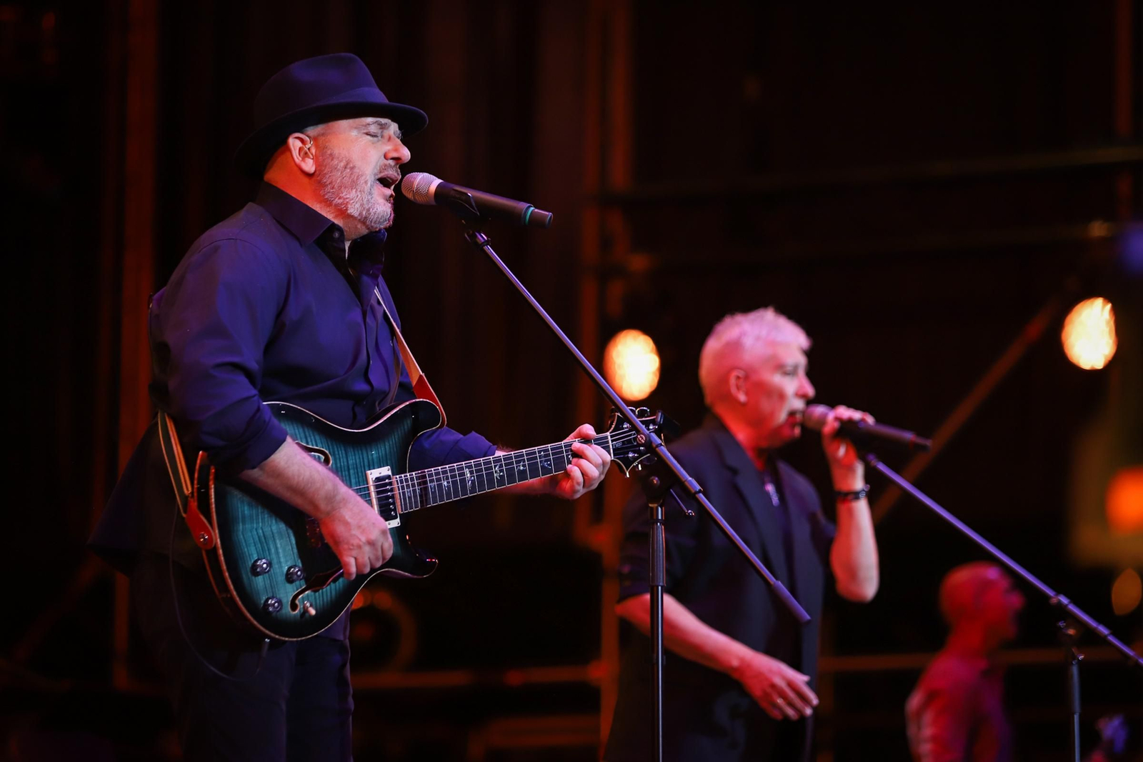 Todas las imágenes del concierto de Los Pecos en la Plaza de Toros de Granada.