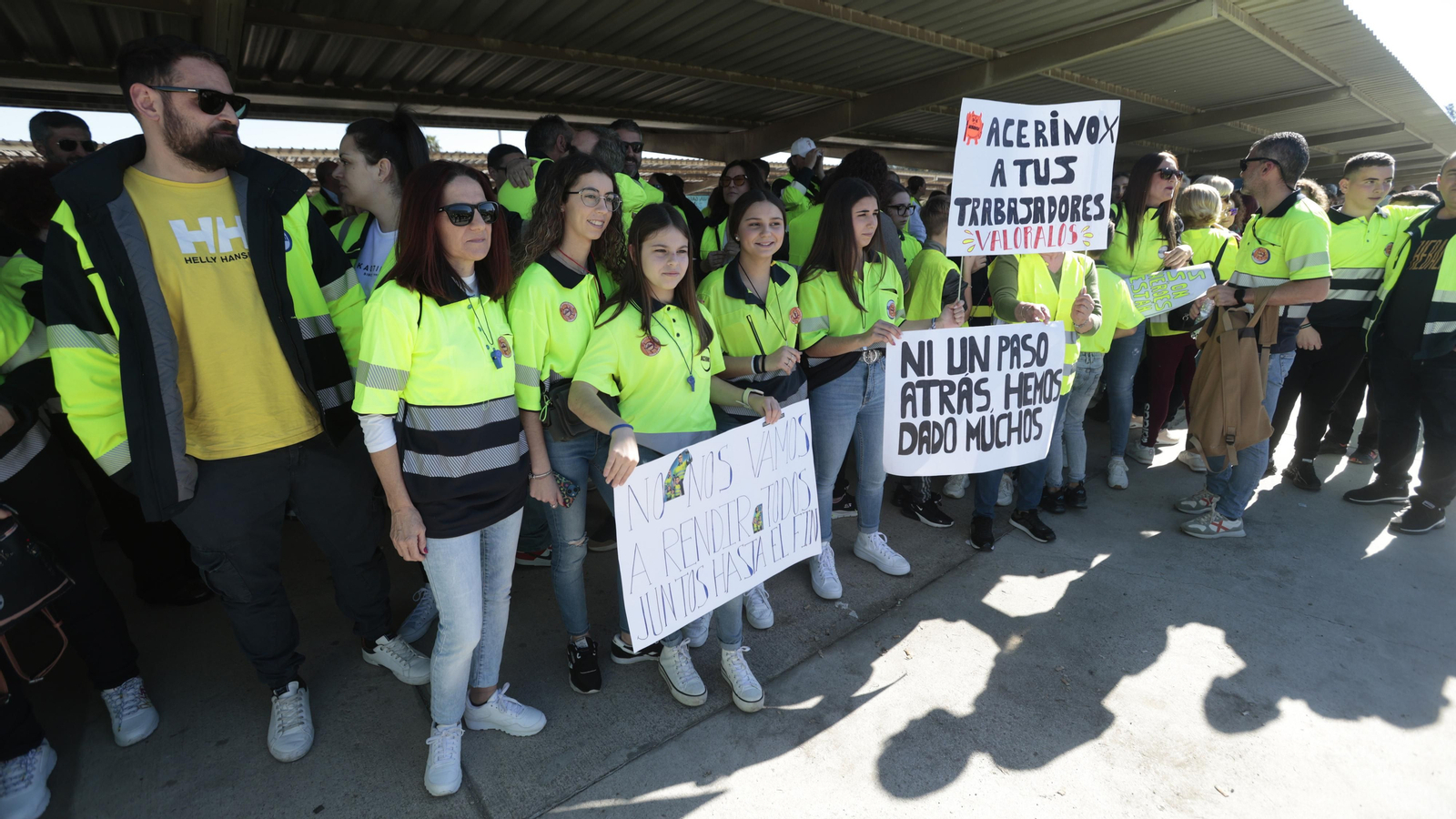 Las fotos de la manifestación de familiares y trabajadores de Acerinox