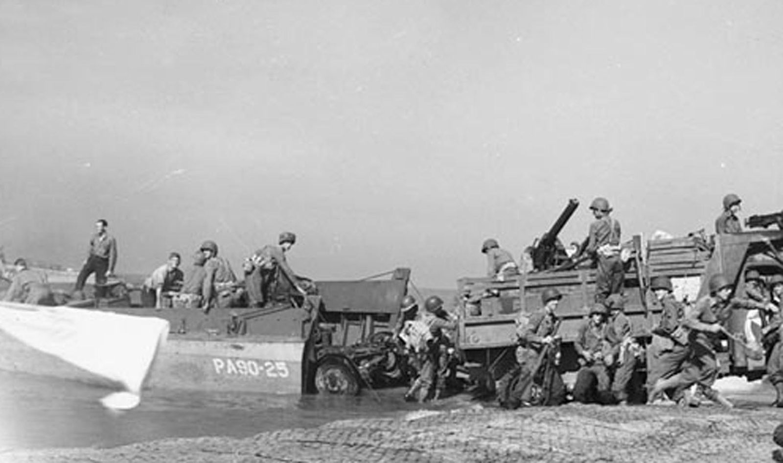 1943 hace 75 añosLas tropas aliadas comienzan el desembarco en Sicilia