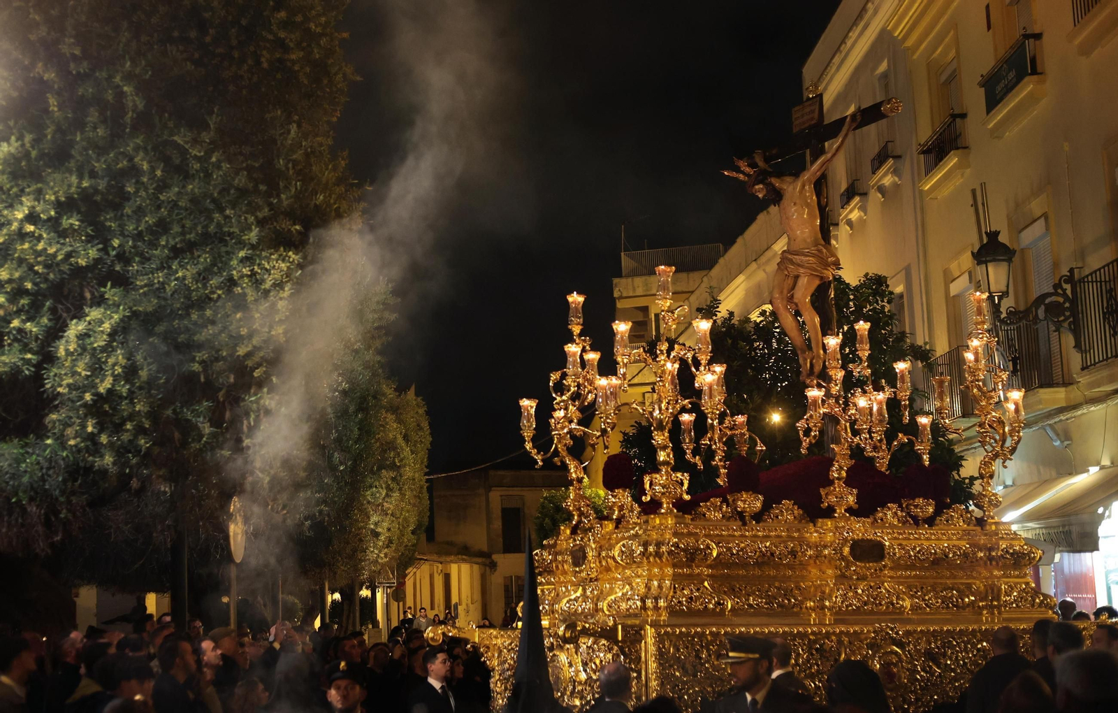 Imágenes de las Hermandades de la madrugada del Viernes Santo en Jerez 2025